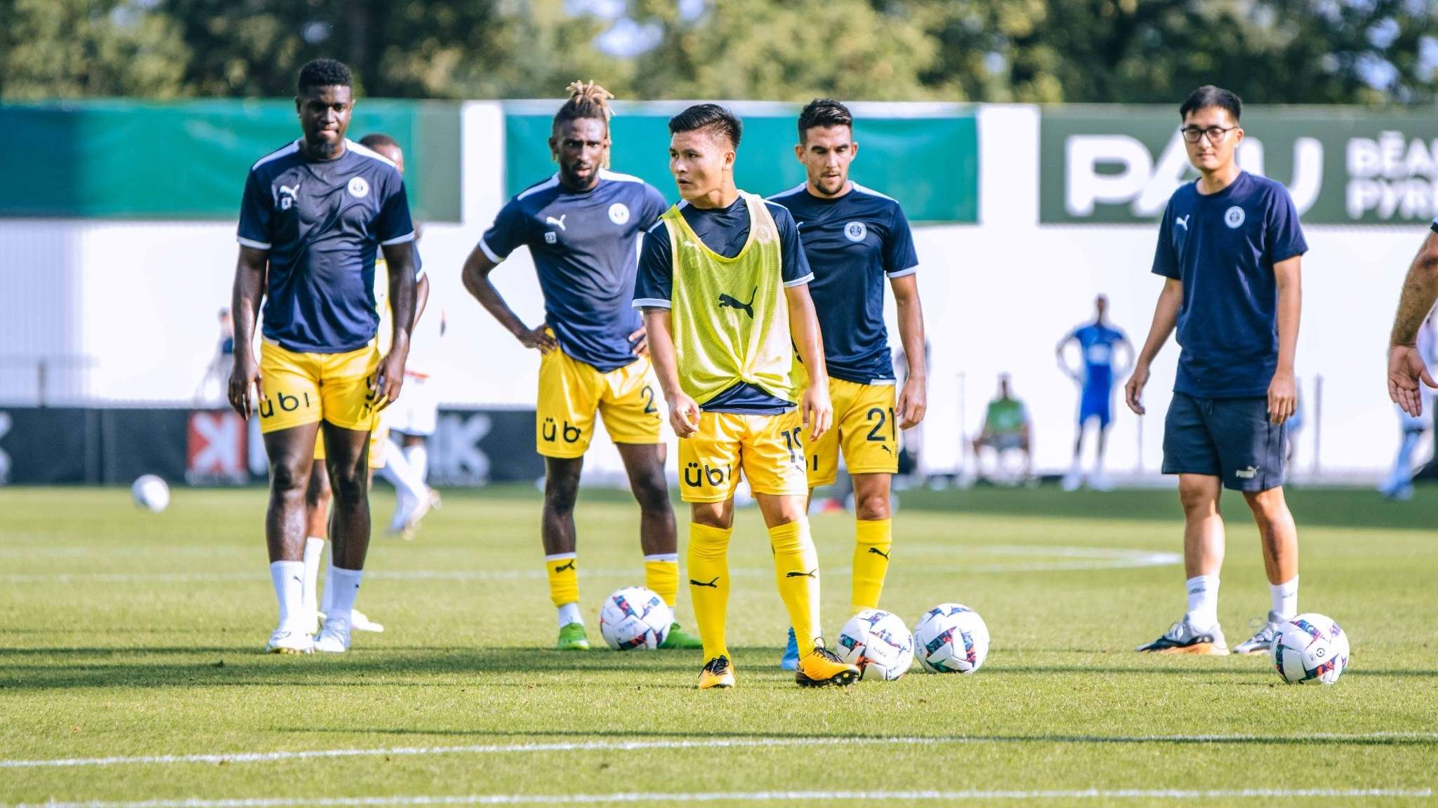 正是他能在 正是他能在